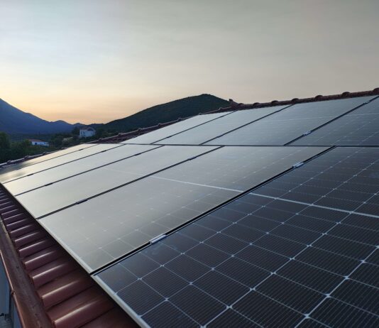 Συμφέρει η αυτόνομη ηλεκτροδότηση από ΑΠΕ;